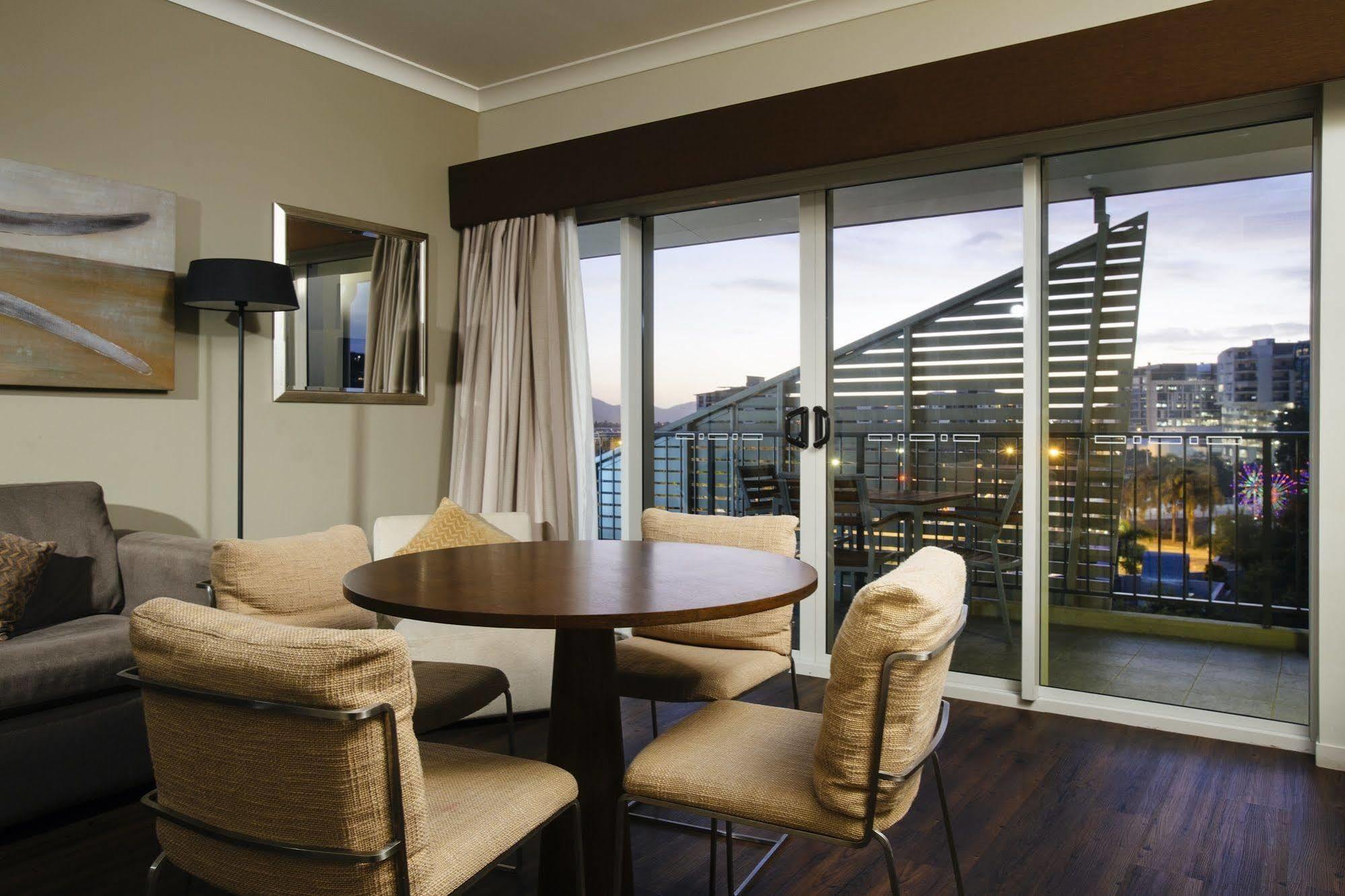 Grand Hotel And Apartments Townsville Zewnętrze zdjęcie